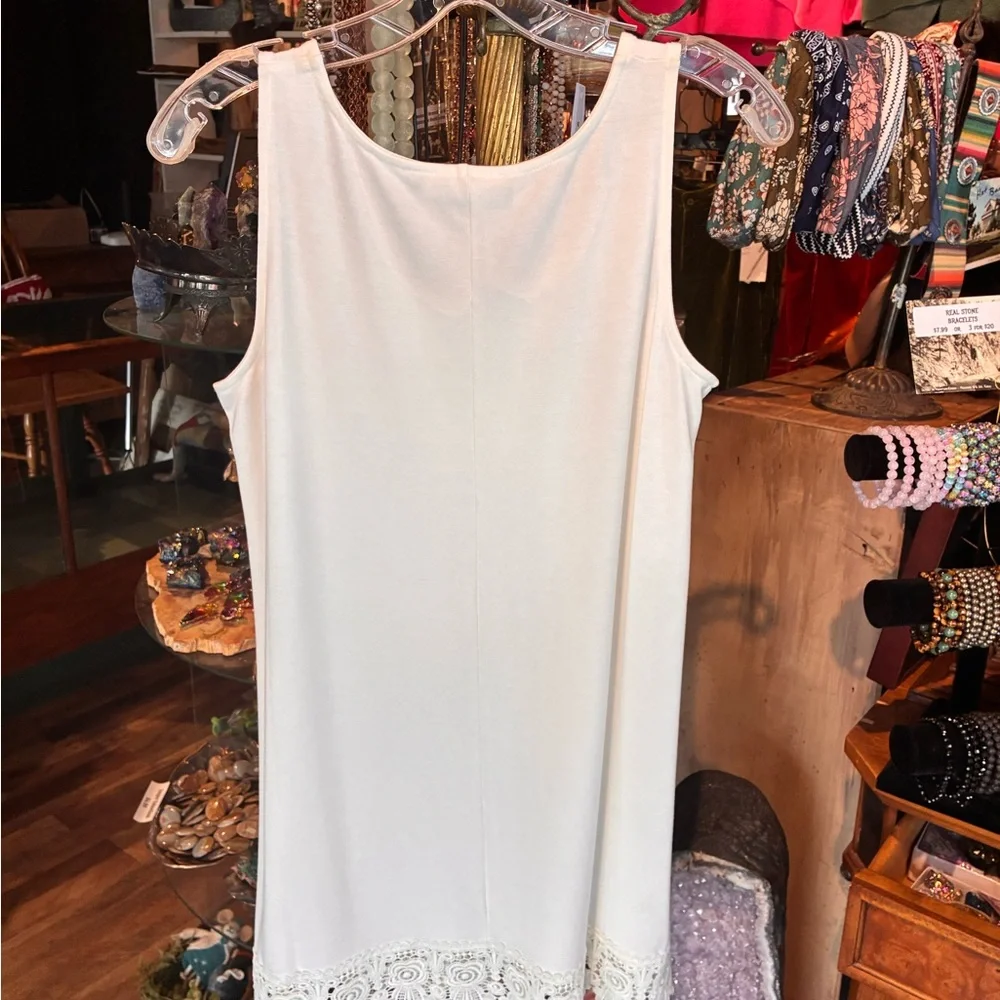 Zenana Outfitters Cream Lace-Hem Scoop Neck Tank - Picture 4 of 5